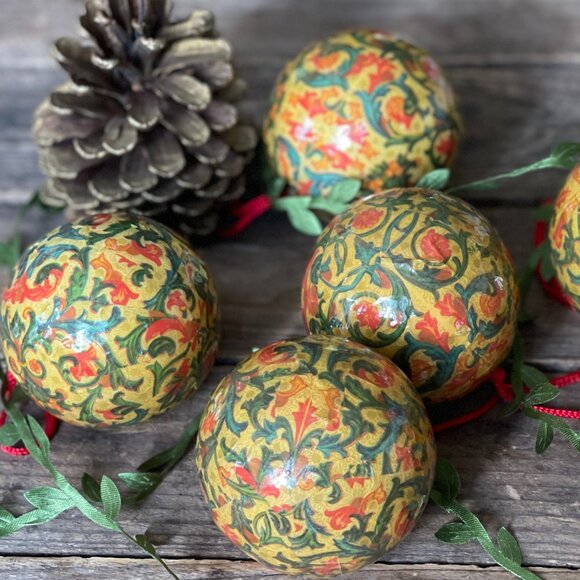 Ornate Classic Paper Mache Holiday Ornaments (set of 6) - Picture 5 of 8